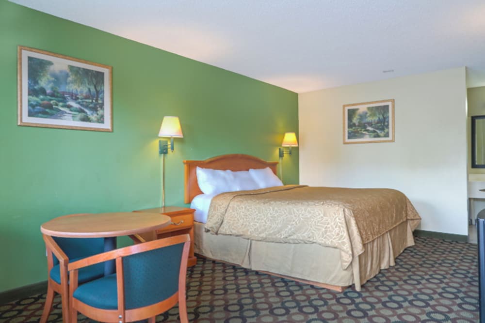 Economy Inn by OYO Ashburn I-75 30/54