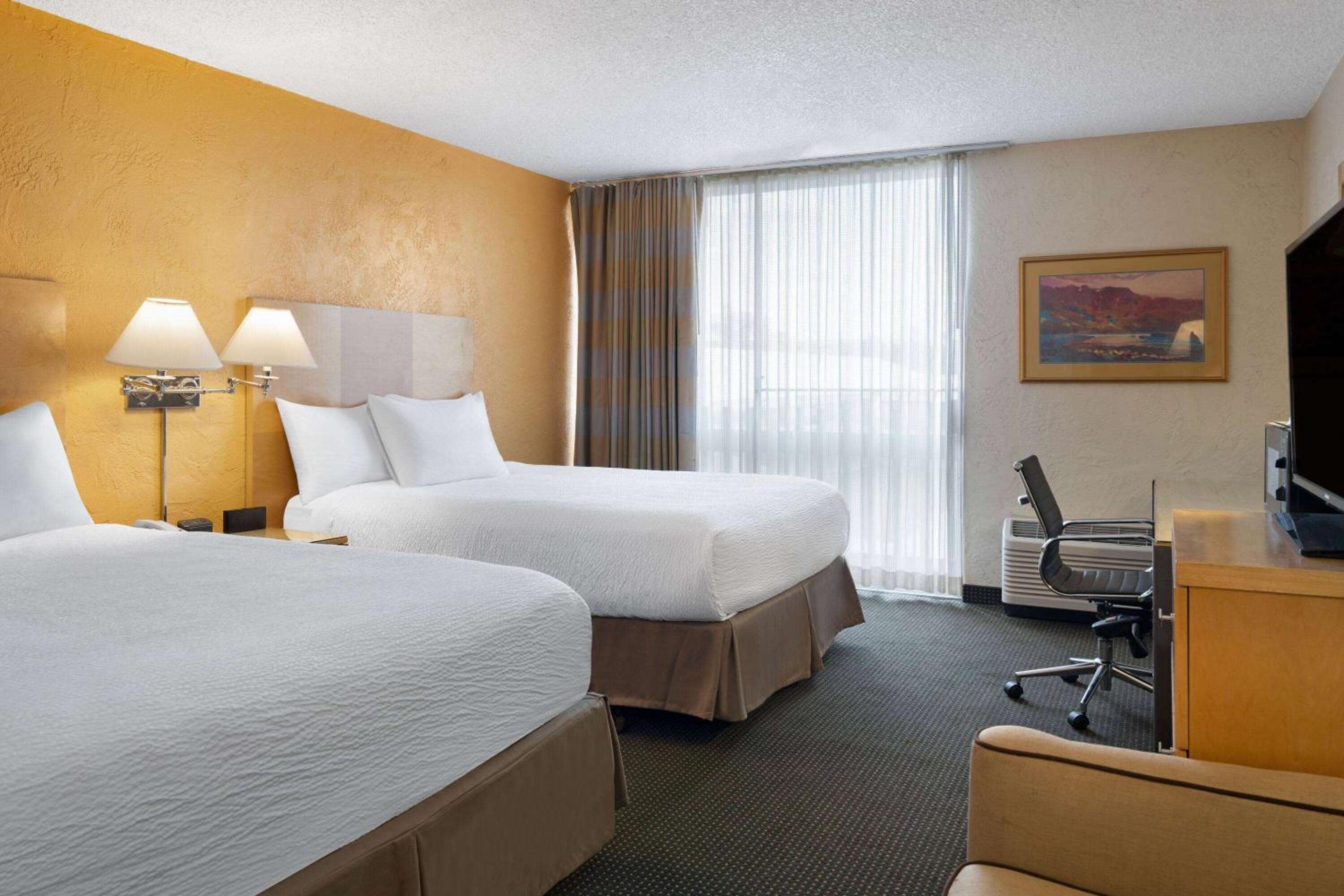غرفة ديلوكس بسريرين كوين، Ramada by Wyndham Tucson 2/4