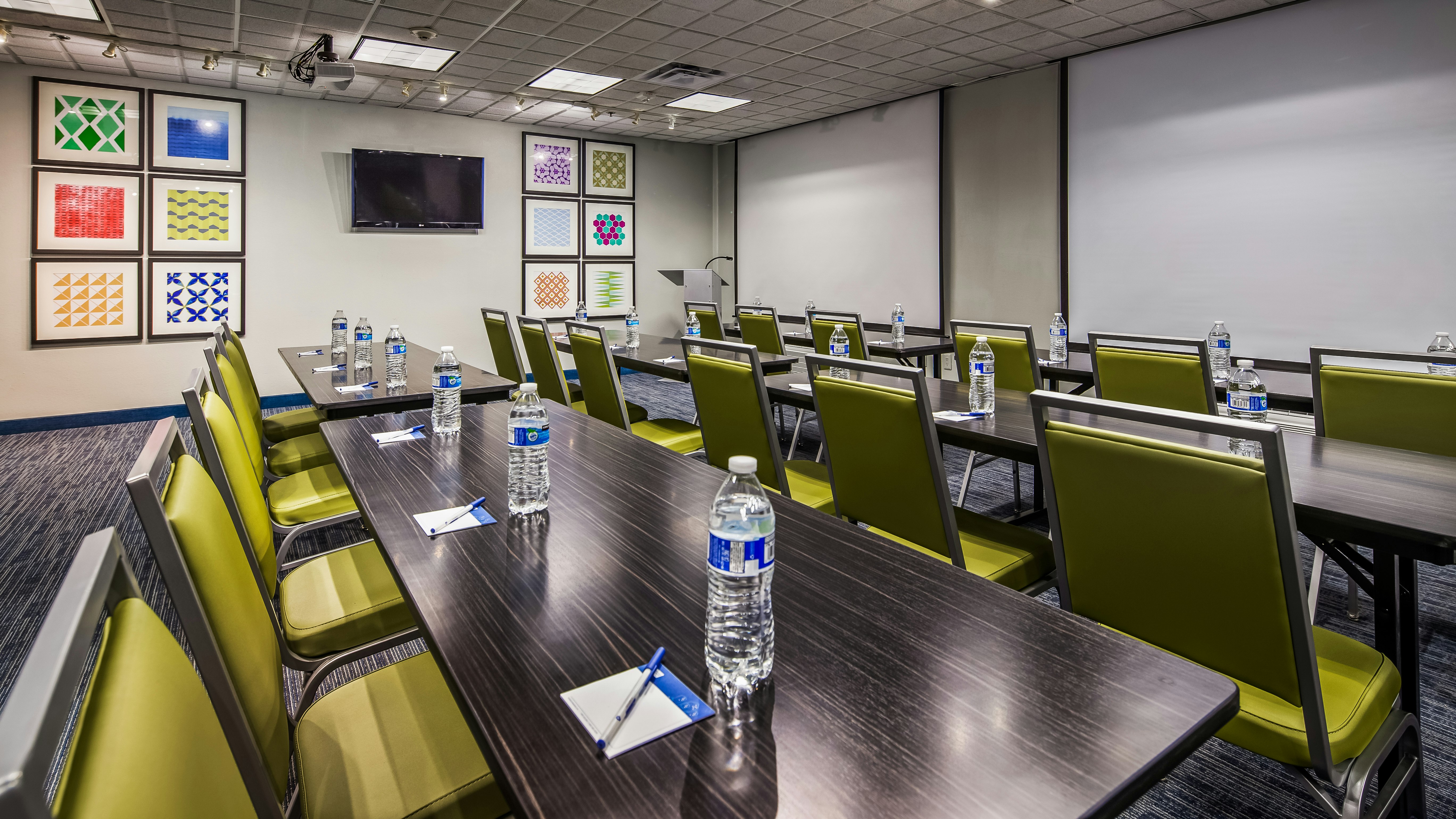 Holiday Inn Express Hotel And Suites Detroit Farmington Hills 45/53