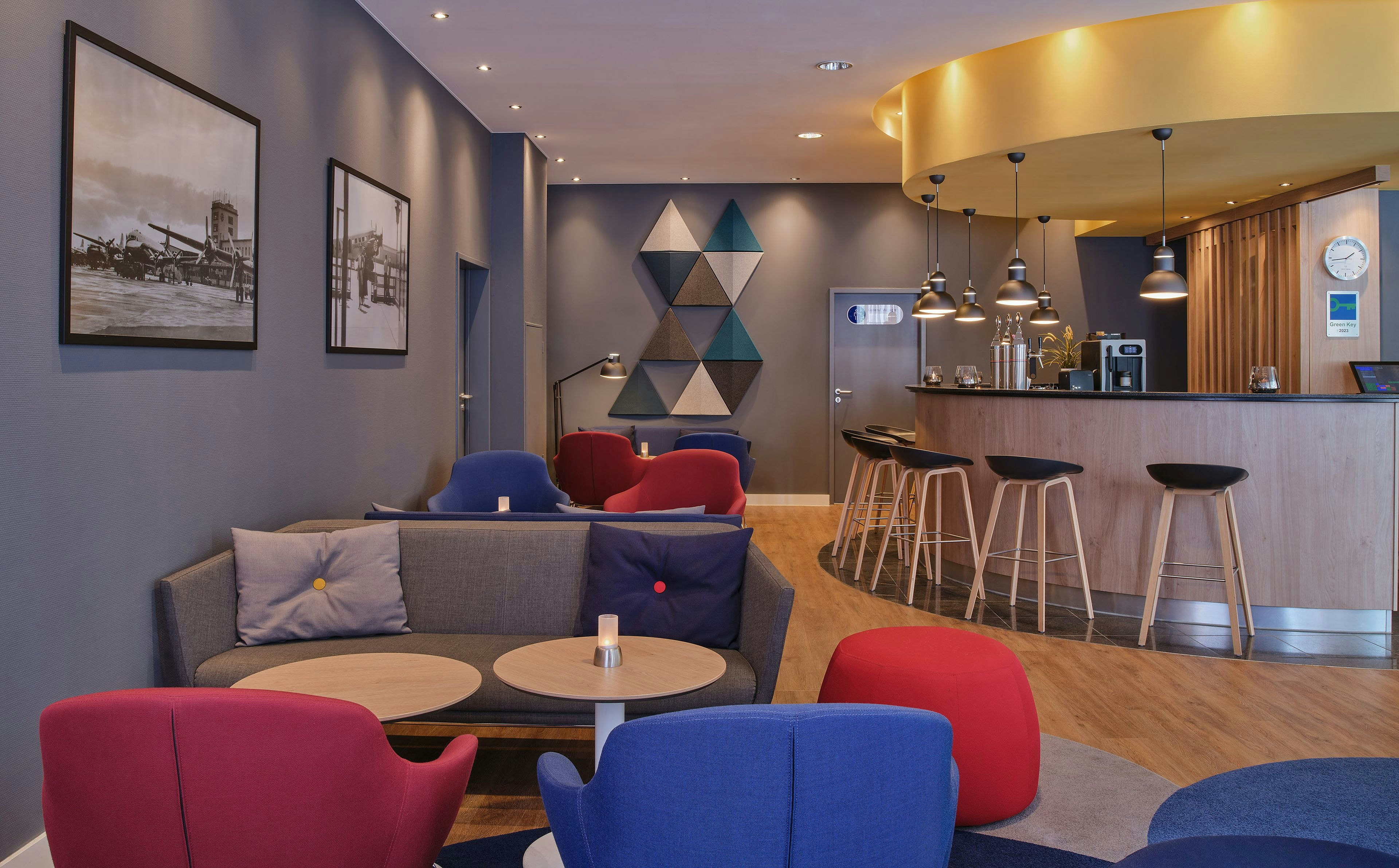 HOLIDAY INN EXPRESS FRANKFURT AIRPORT 31/58