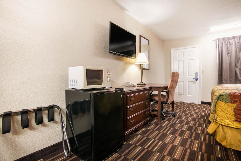 Rodeway Inn Pauls Valley 27/31