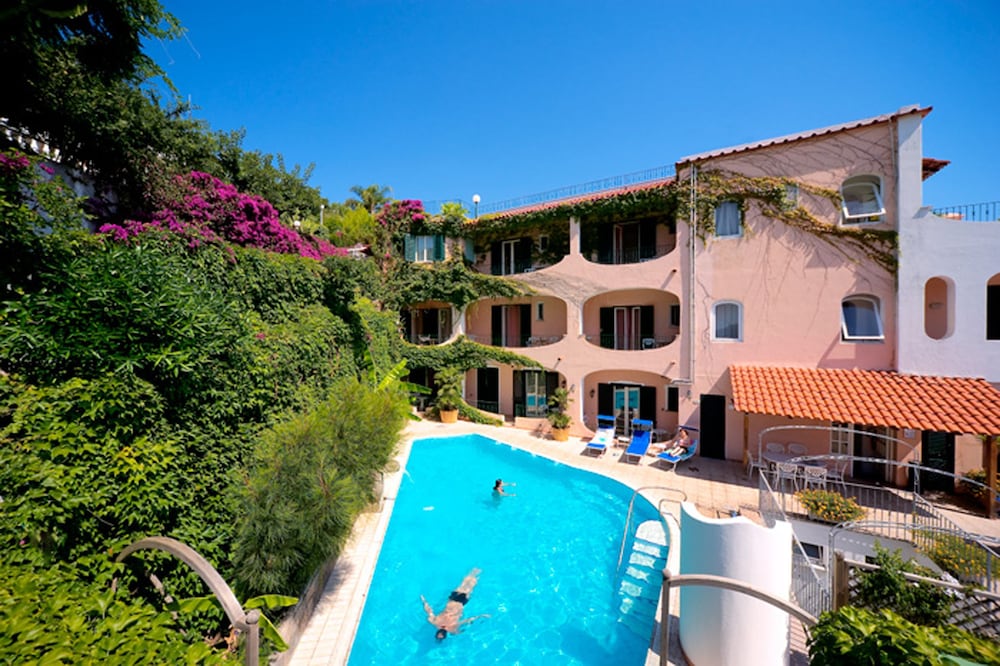 Hotel Bellevue Benessere and Relax 38/45