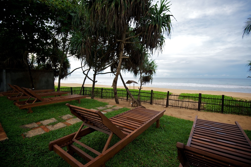 Roman Beach Hikkaduwa 39/47