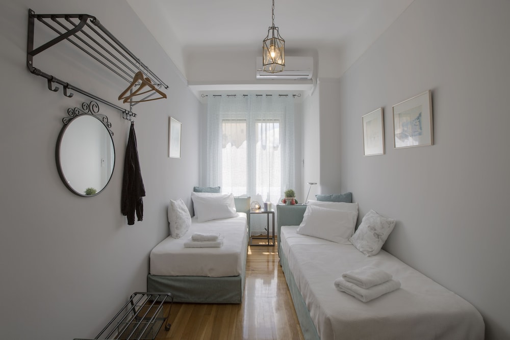 Attractive Flat Near Acropolis Museum 25/35
