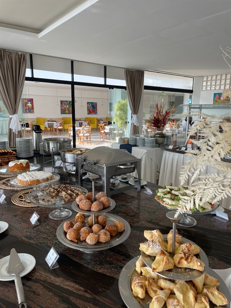 Ingleses Praia Hotel 50/50