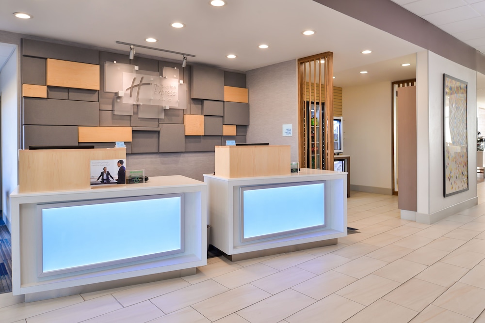 HOLIDAY INN EXPRESS & SUITES VAN HORN 13/65
