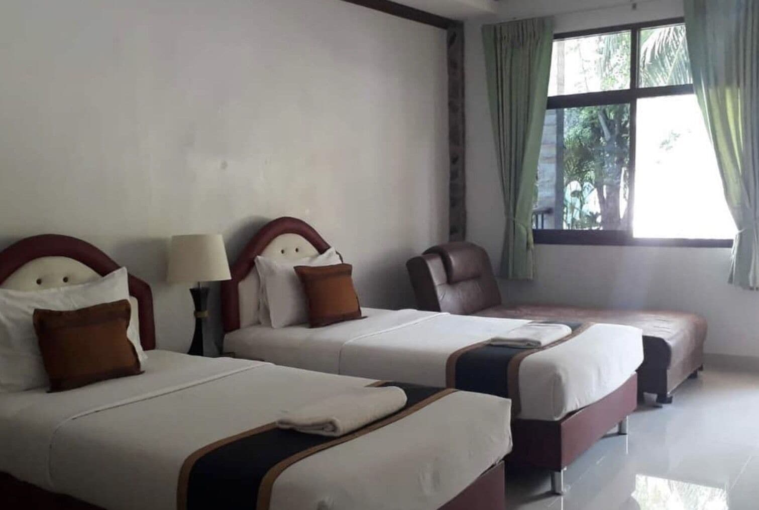 Superior, Twin Beds