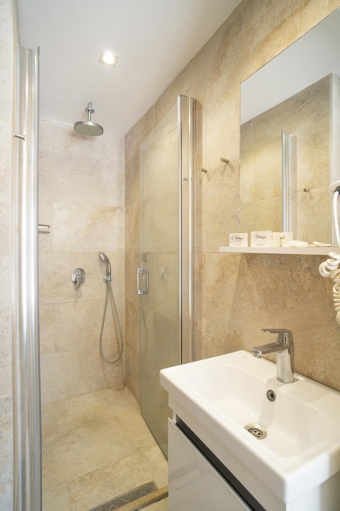 Bellezza Hotel 50/50
