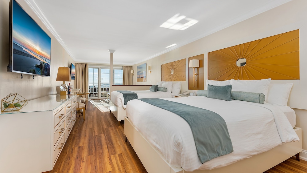 Premium, 2 Queen Beds, Ocean Front