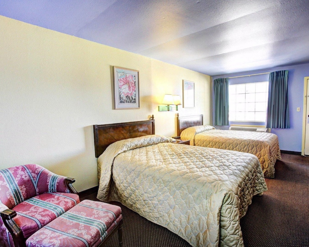 Rodeway Inn 17/22