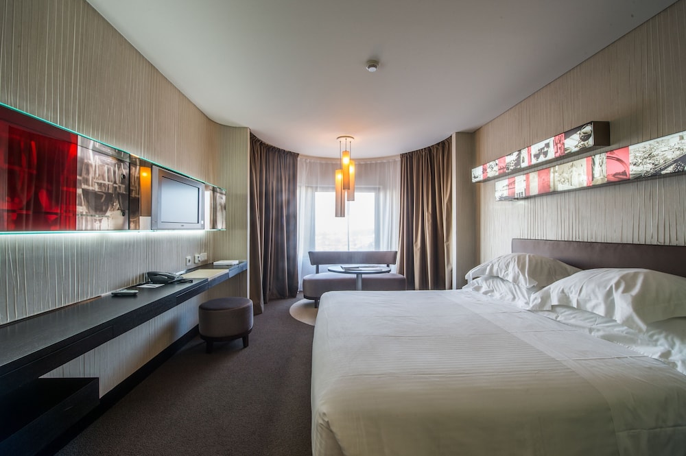 Porto Palacio Hotel By The Editory 22/79