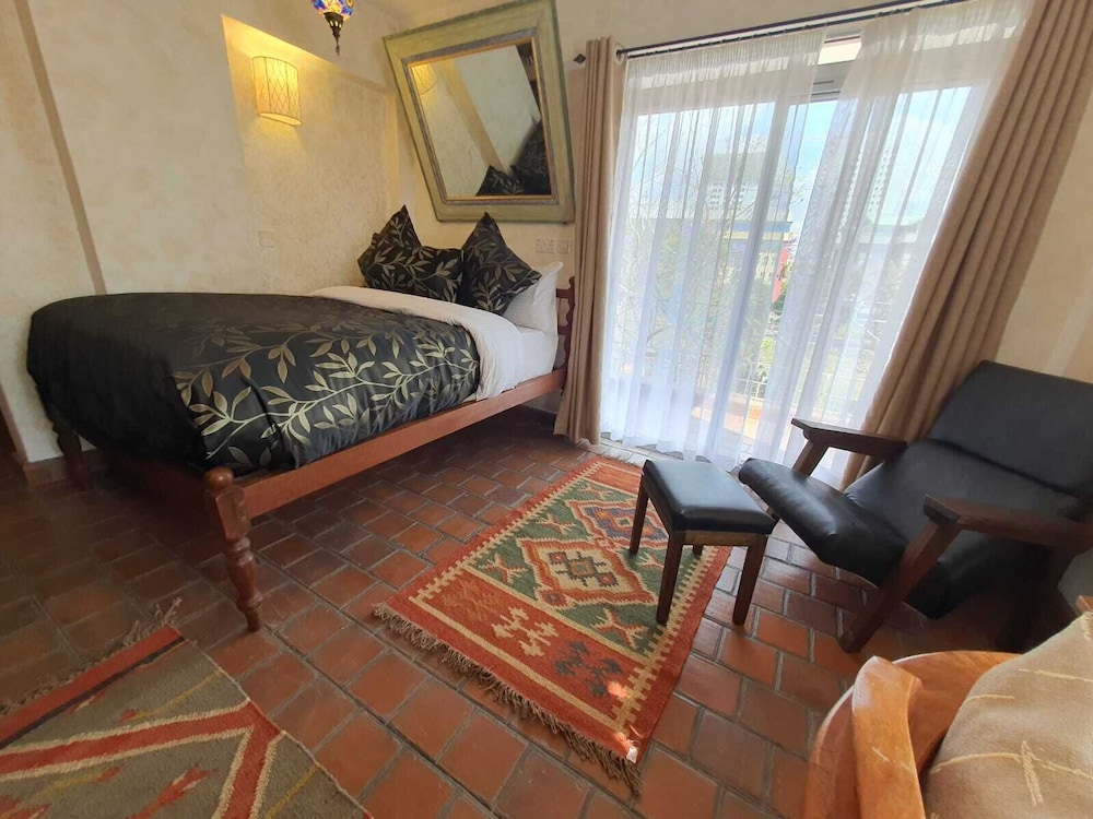 Woodmere Serviced Apartments 8/50