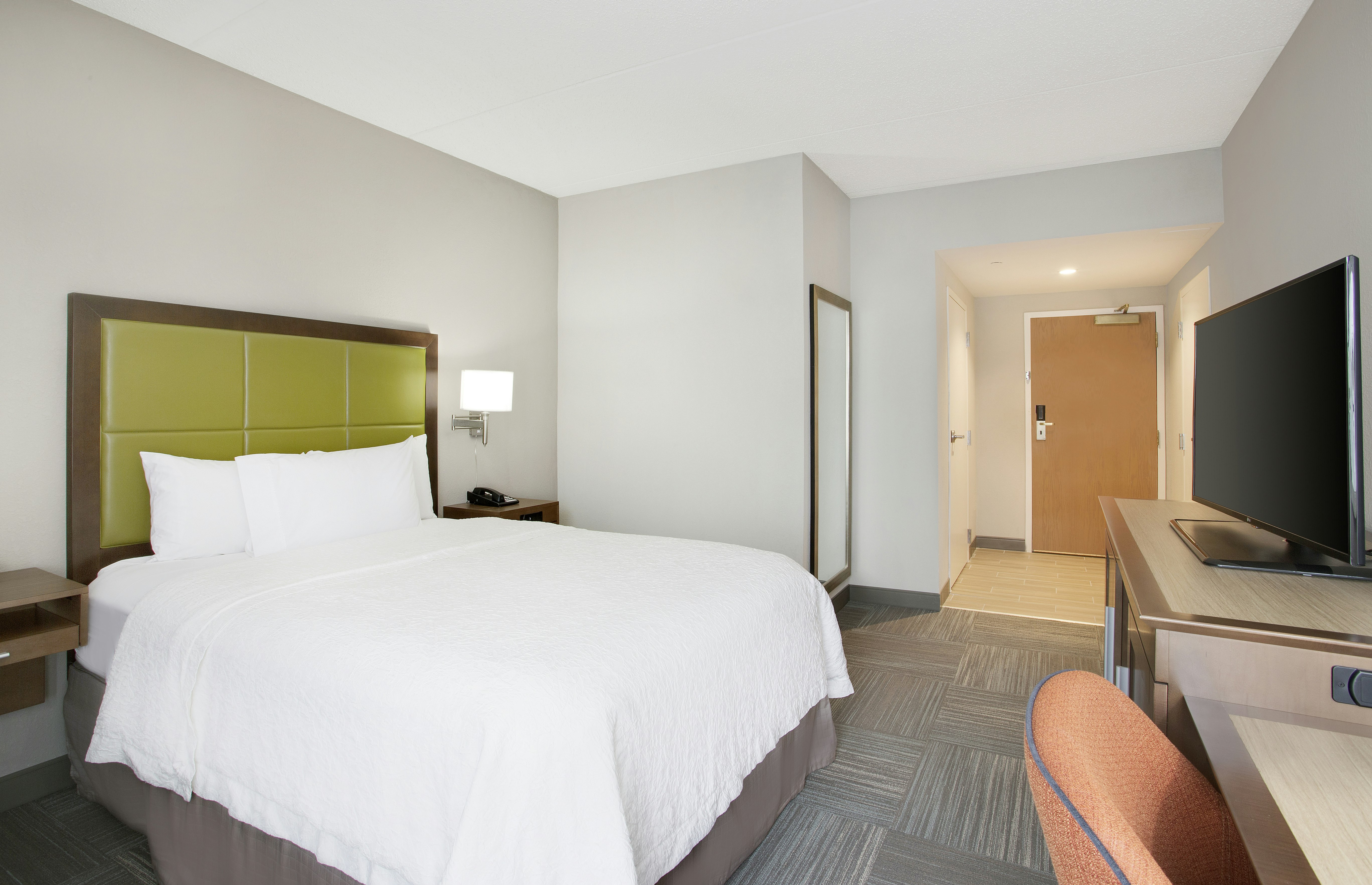Hampton Inn Middletown 8/48