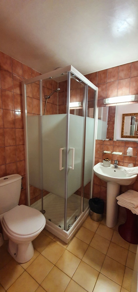 Richelieu Hotel 32/68