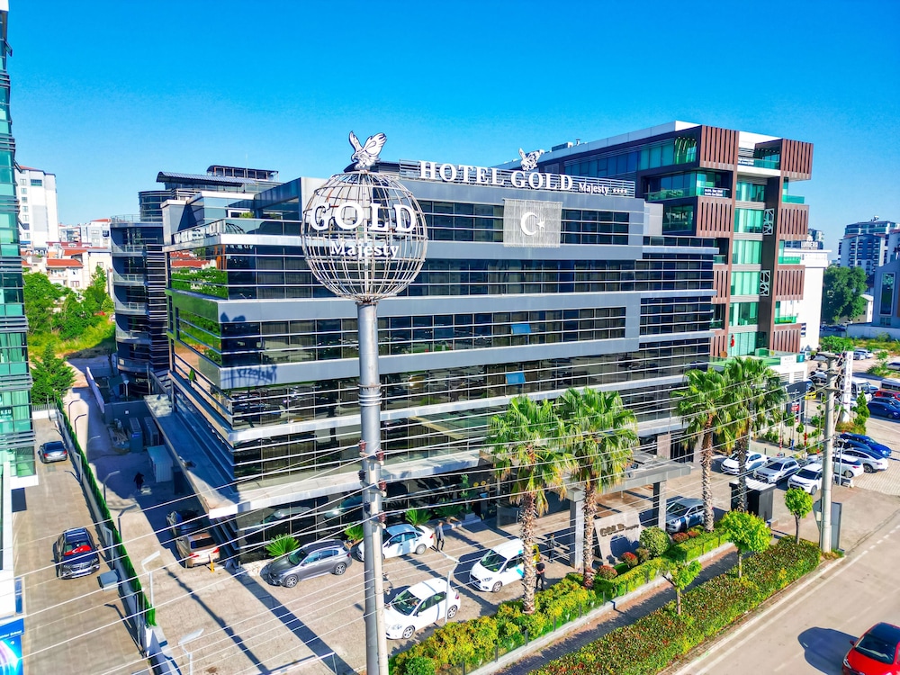 Gold Majesty Hotel 59/63