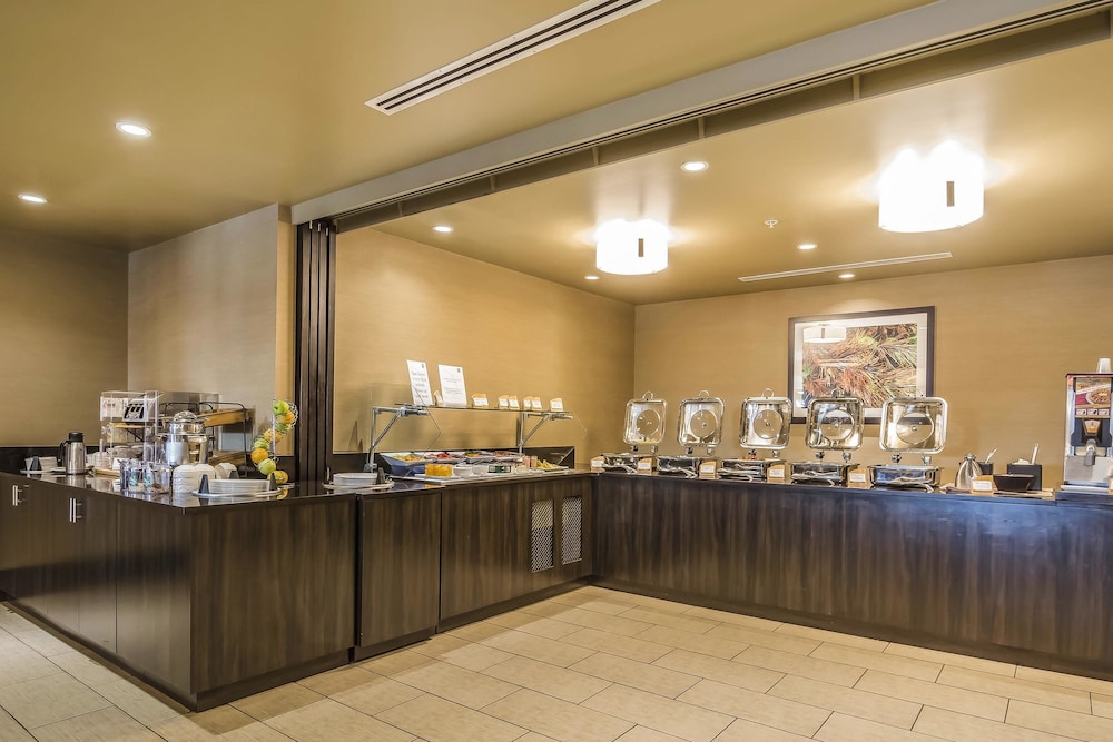 Quality Hotel & Conference Centre Fort McMurray 31/41