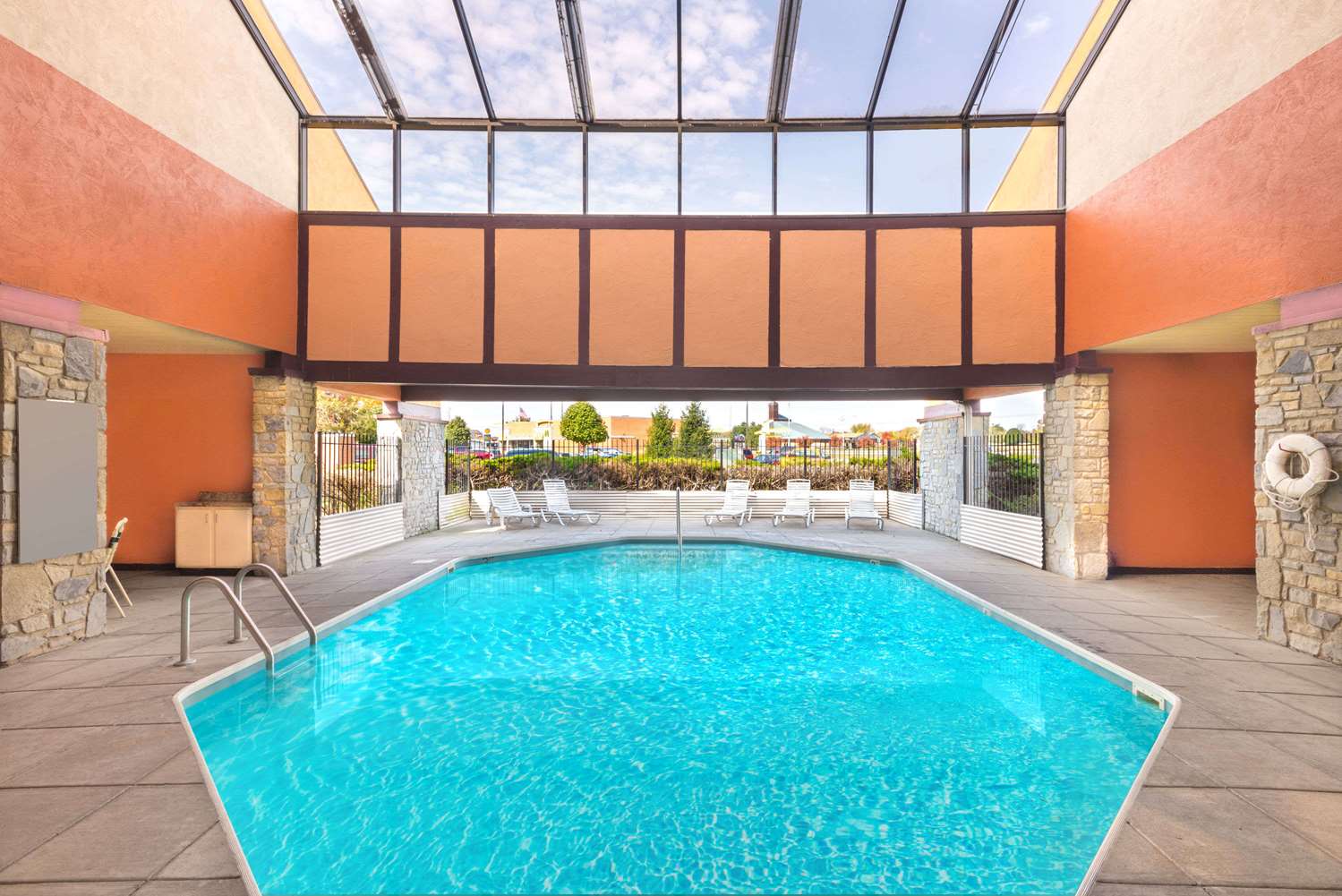 Super 8 by Wyndham Vandalia/Dayton International Airport OH 9/15