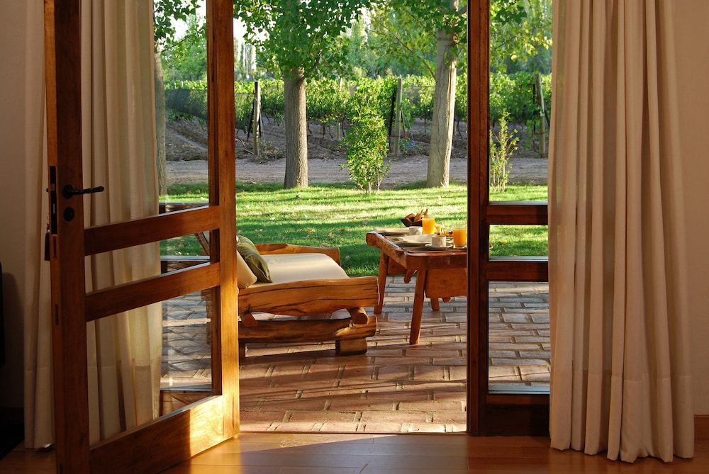 Algodon Wine Estates and Champions Club 33/67