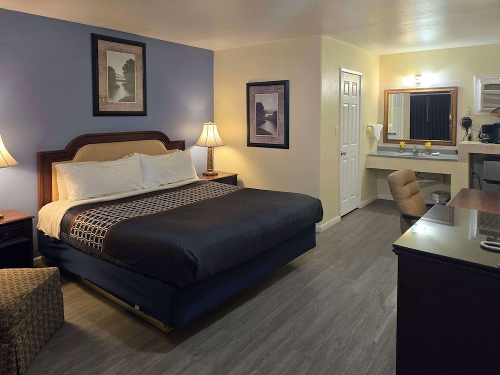 غرفة قياسية بسرير كينج، Rodeway Inn & Suites Blythe I-10, CA 2/10