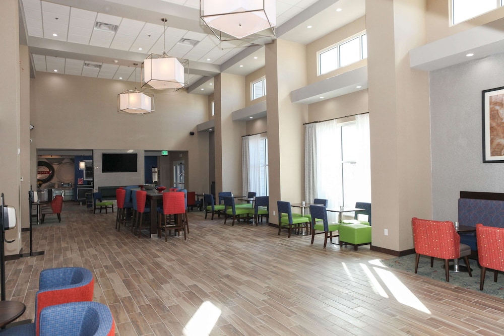 Hampton Inn and Suites Lafayette Medical Center CO 35/57