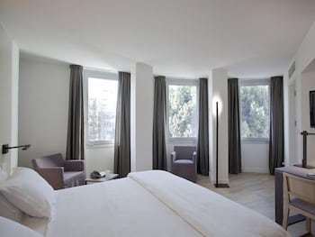 The Classic Hotel Nicosia - Handwritten Collection 18/62