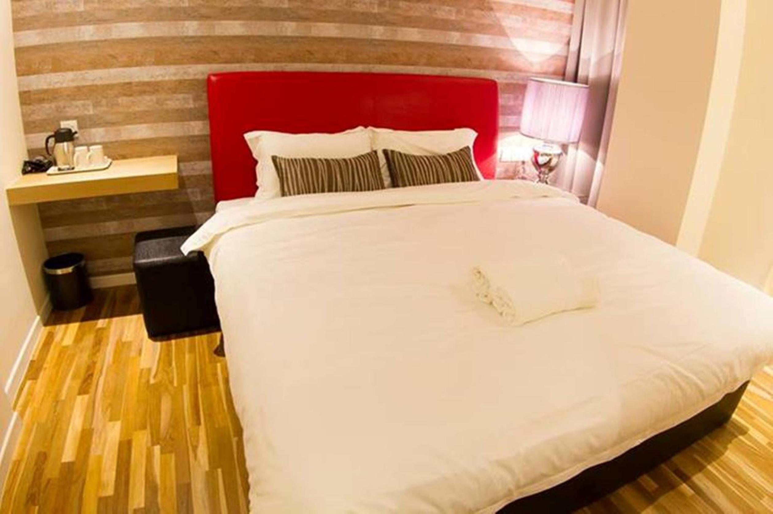 SUPERIOR, KING BED