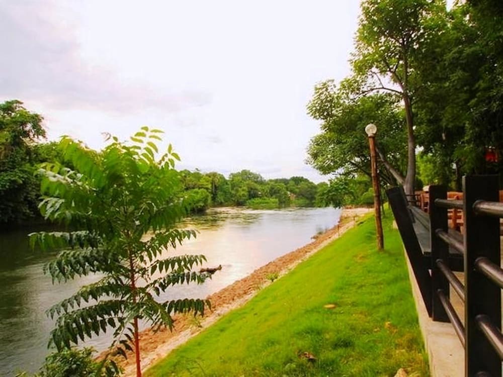 AURORA RESORT KANCHANABURI 44/50