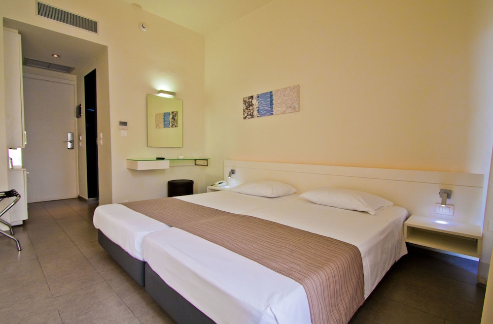 Atlantis Boutique City Hotel 8/69