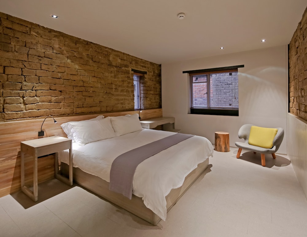 4 BEDROOMS, ELITE, HOUSE