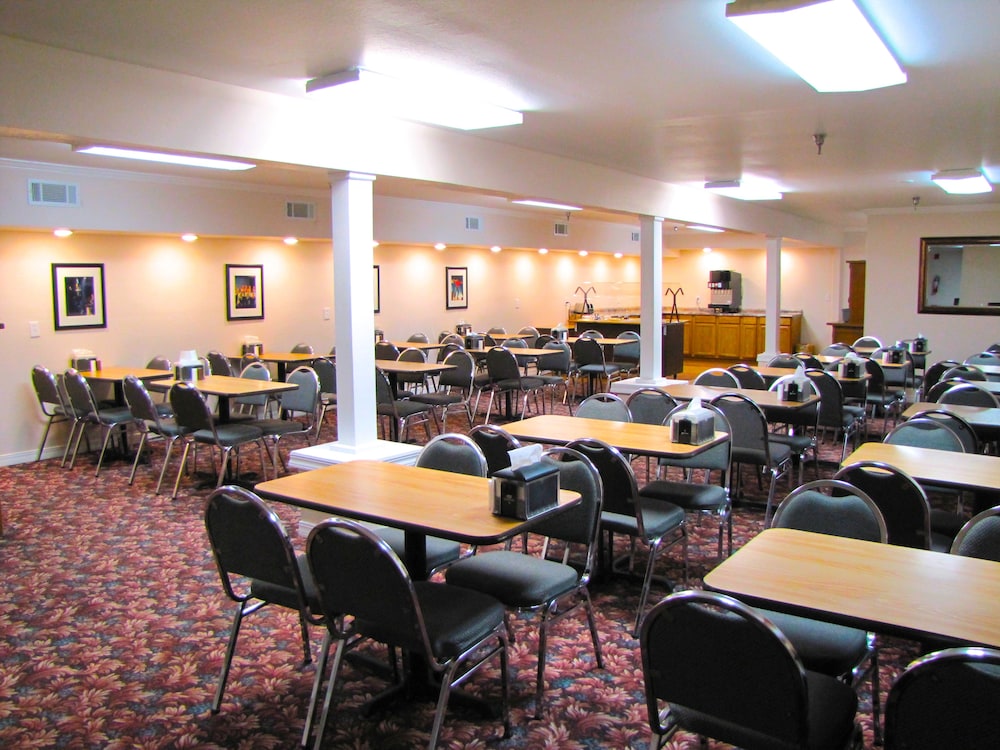Dutton Inn 50/67