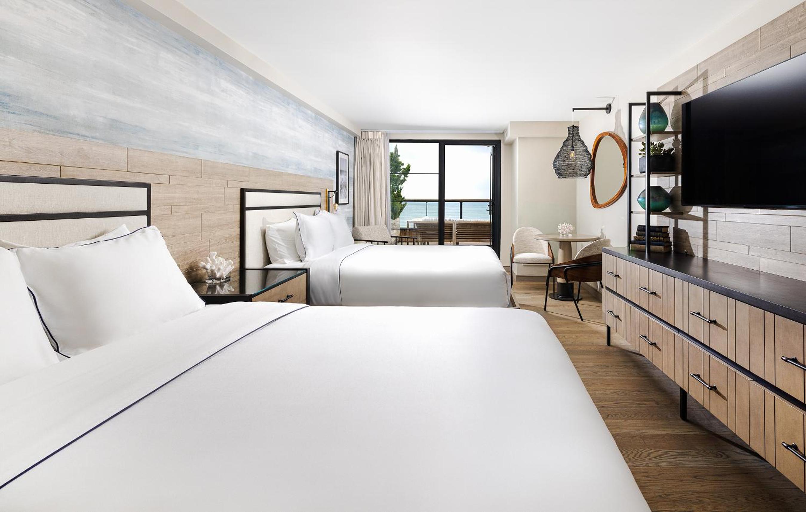 Deluxe, 2 Queen Beds, Ocean Front