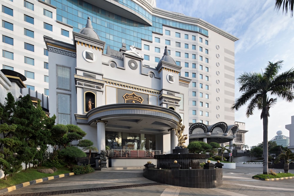 Golden Boutique Hotel Kemayoran 66/70