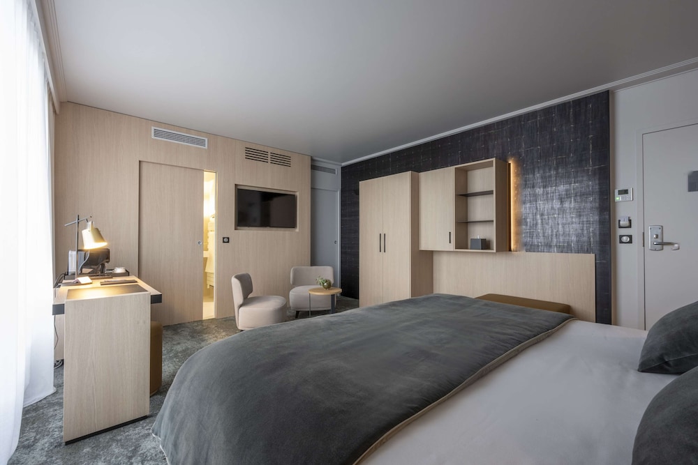 Suite, King Bed, Terrace