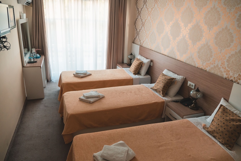 Nicea Hotel 39/60