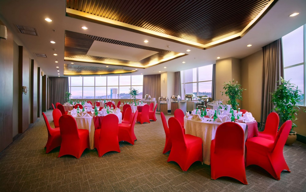 Golden Tulip Balikpapan Hotel and Suites 66/73