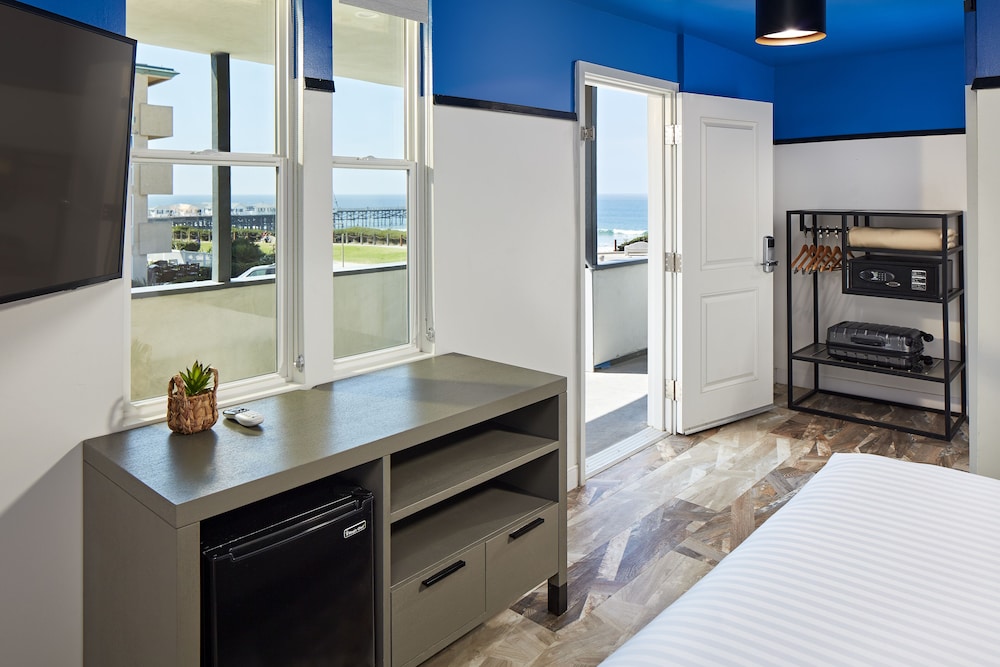 Pacific View Inn 45/59