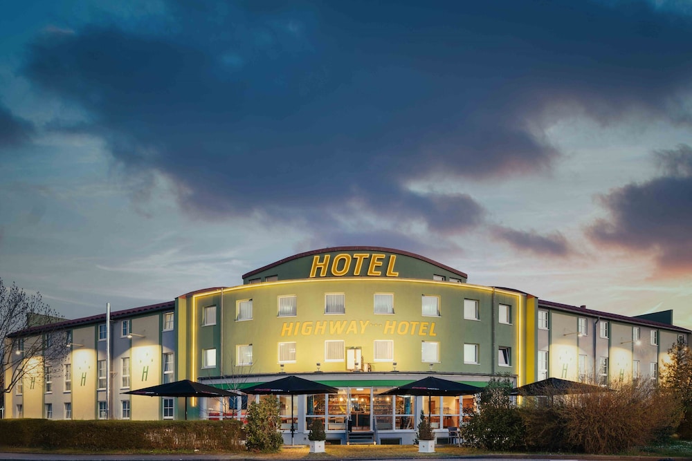 Highway Hotel 4/69