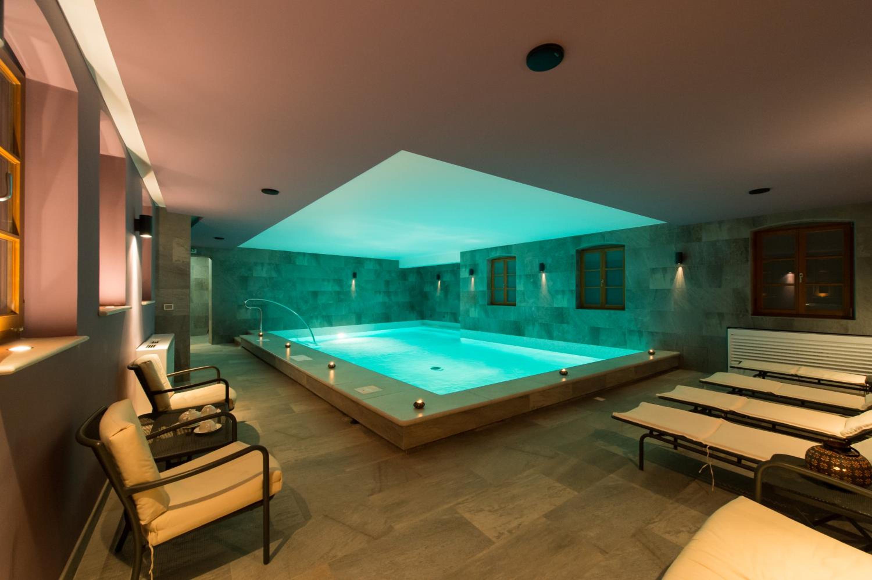 VELA VRATA HOTEL 27/50