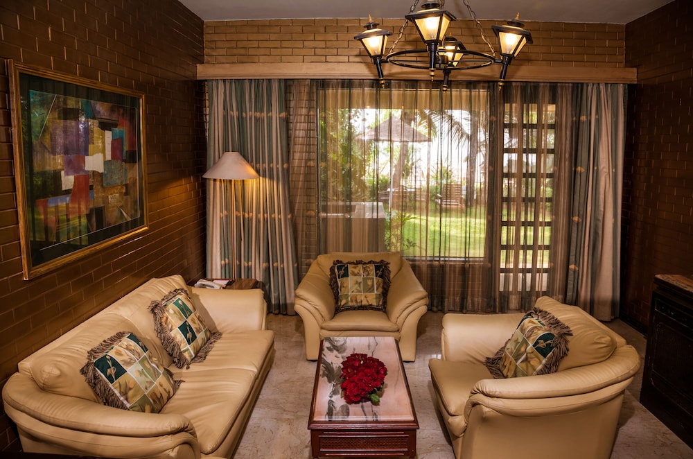 THE RESORT 47/77