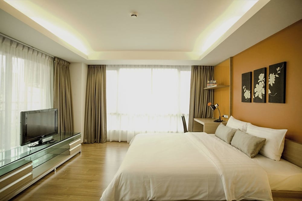 Golden Pearl Residences 17/50