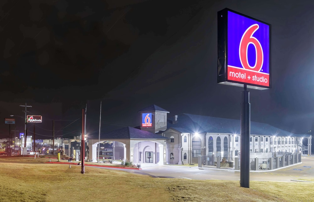 Motel6 Brenham, TX 58/67