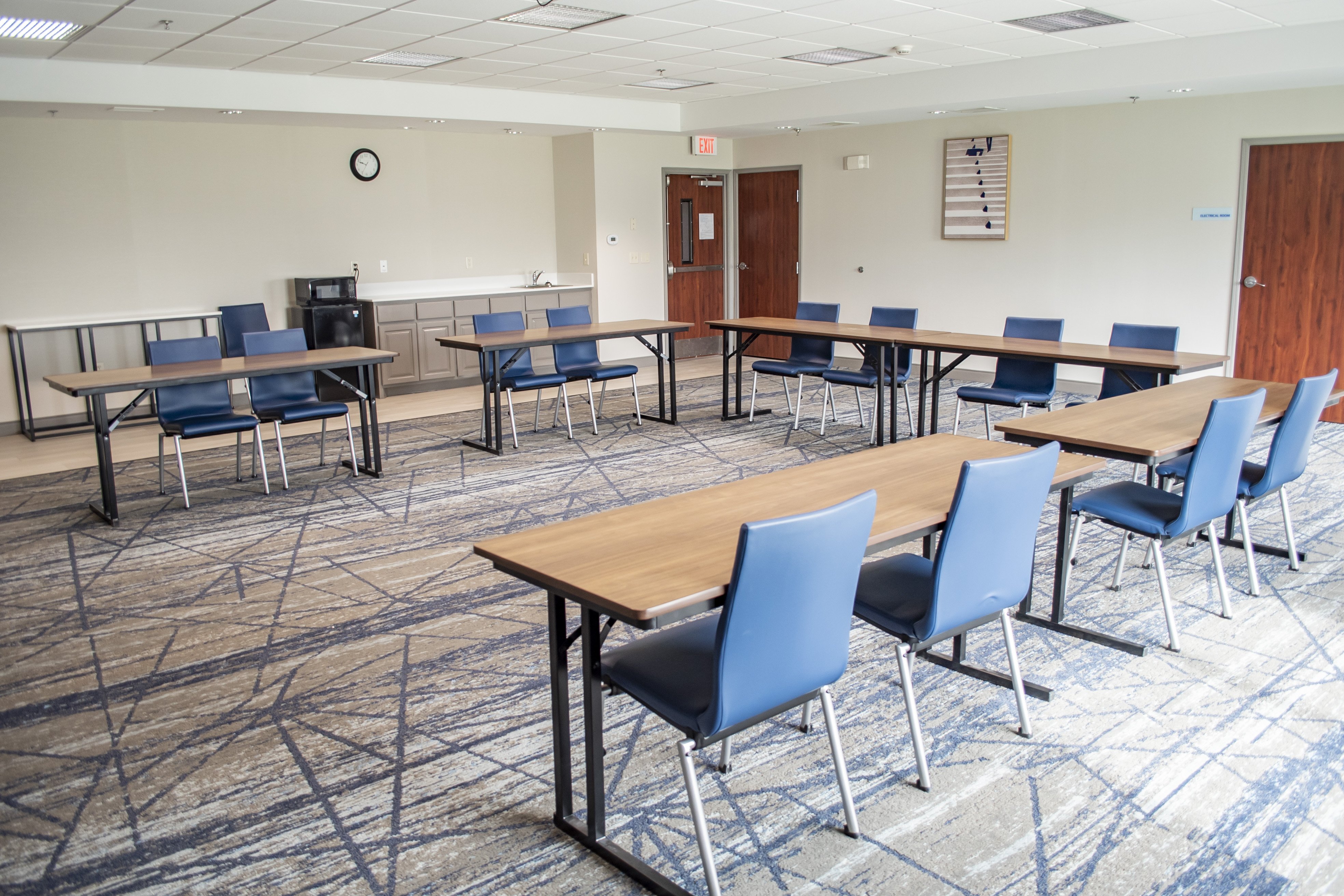 Holiday Inn Express Hotel And Suites Mason City 63/76