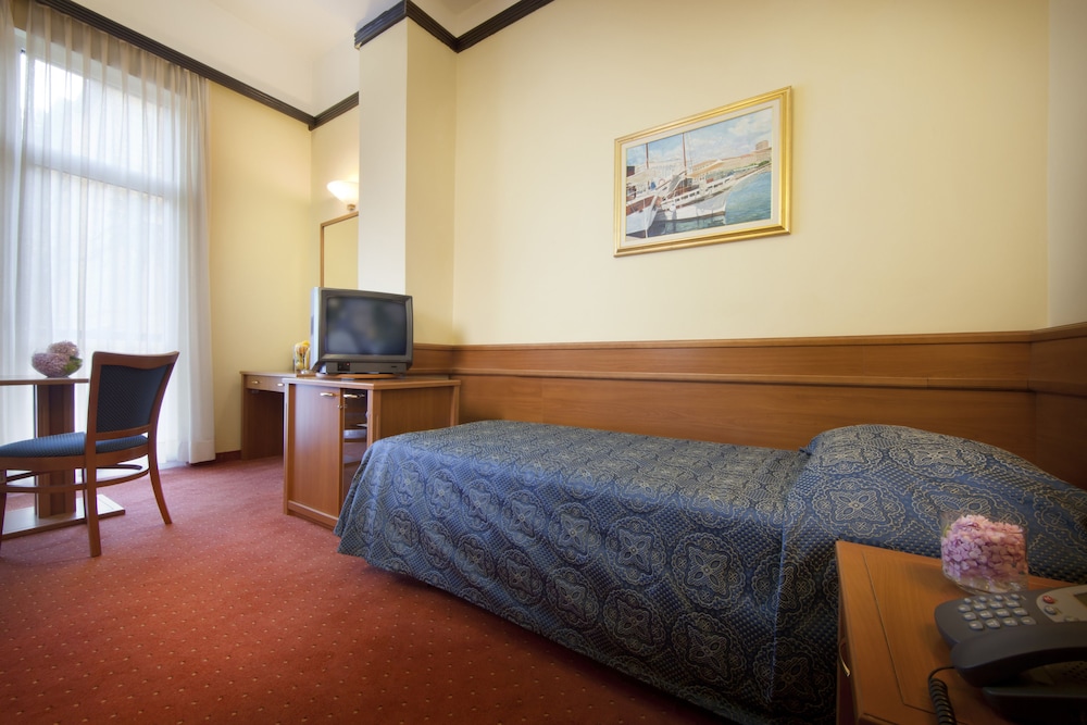 Hotel Kristal 22/60