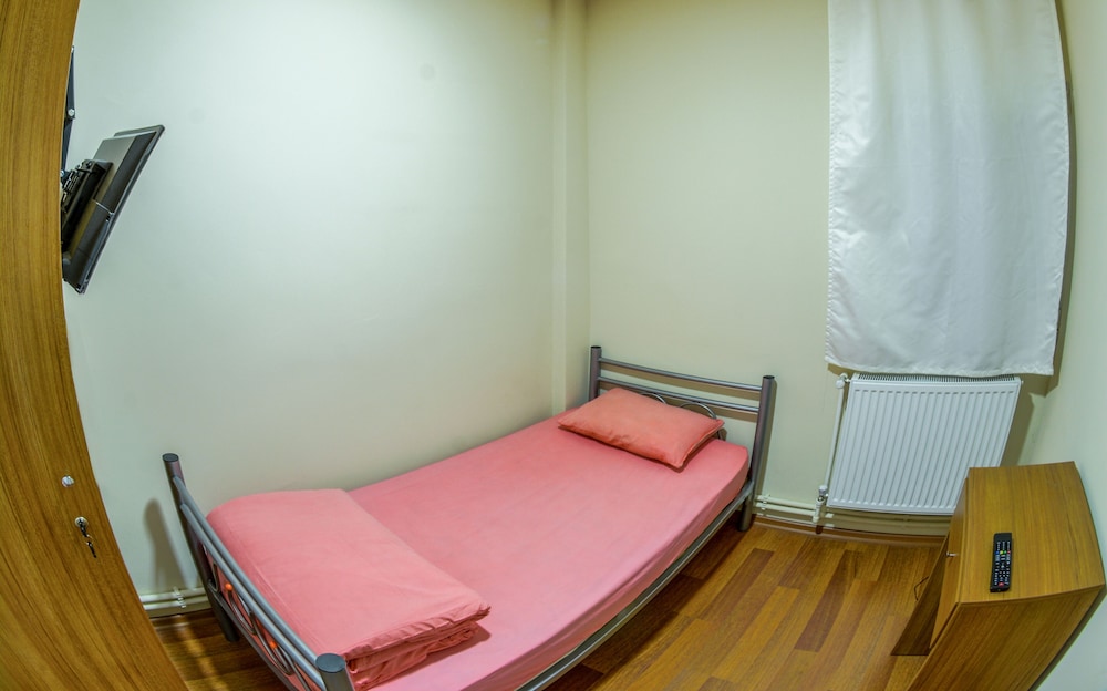 Gokce Pansiyon - Adult Only 8/52