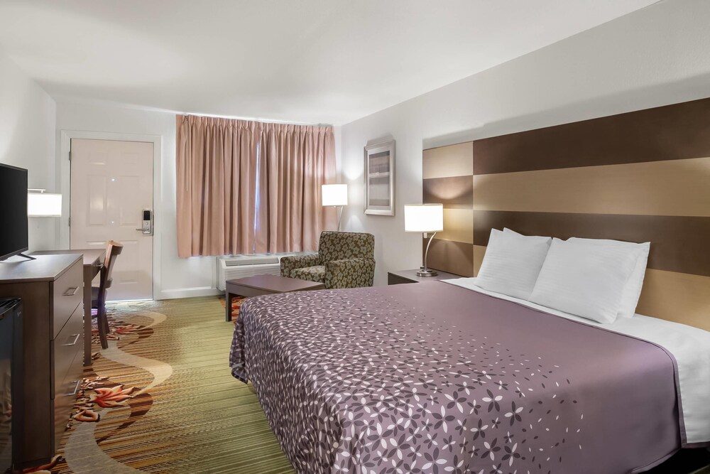 Rodeway Inn Garland Harbor Point 5/37