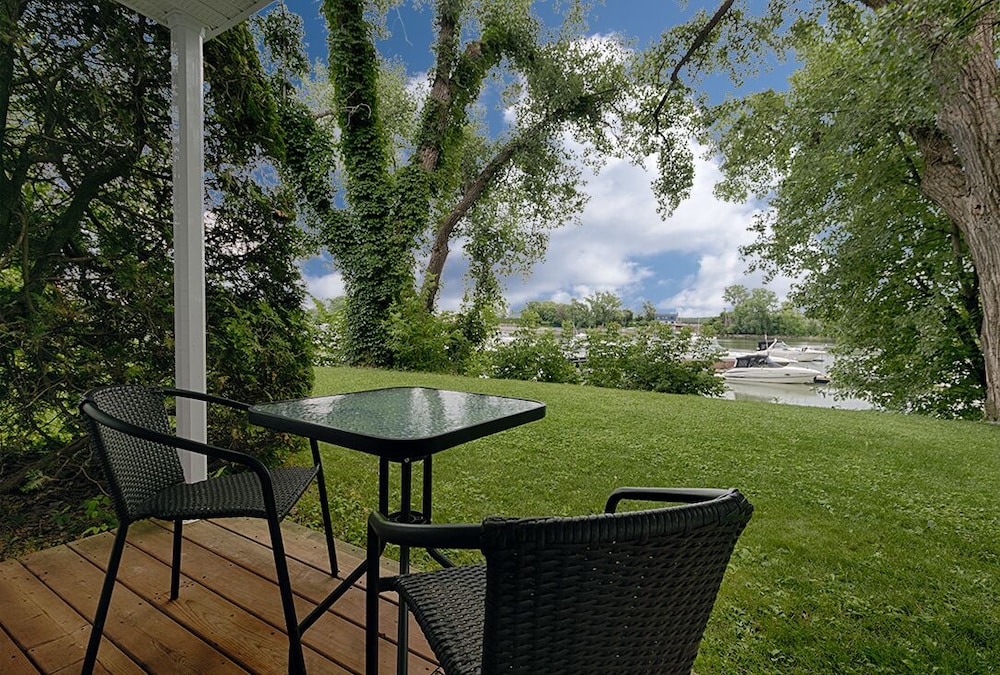 Auberge Handfield 29/50