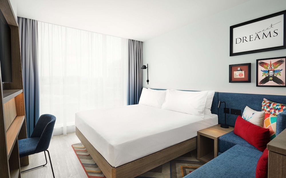 ROOM, KING BED