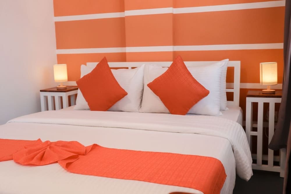 8Colors Beach House 11/64