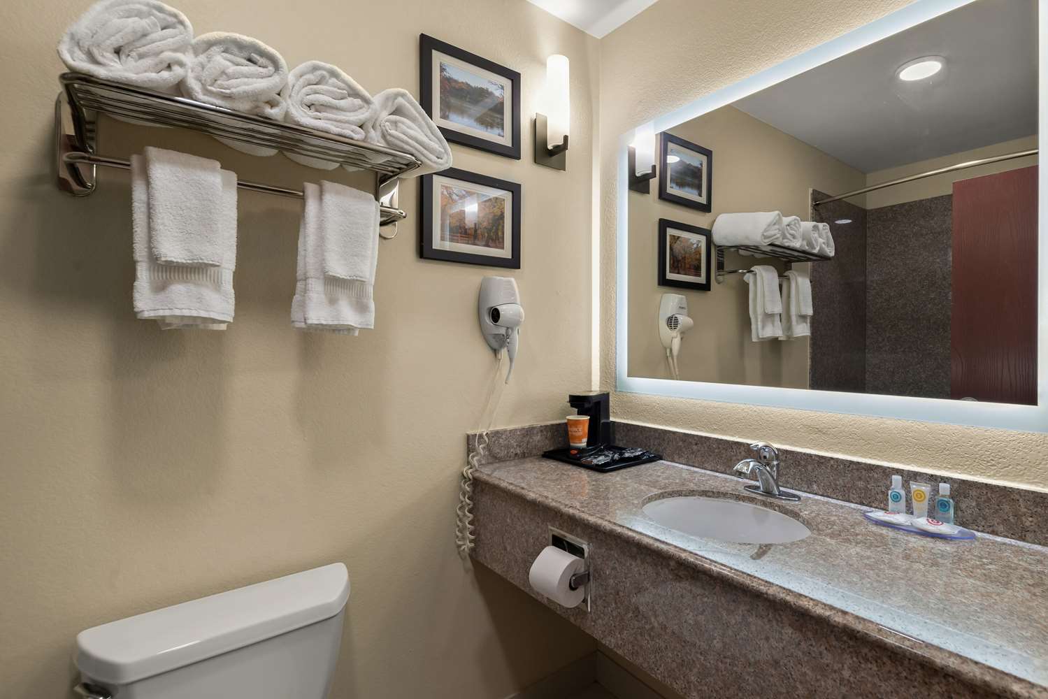 جناح بسريرين كوين، Comfort Inn and Suites Atoka 3/4
