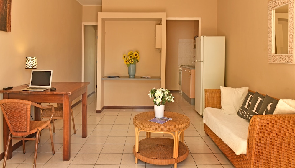 Pega Pega Apartments 9/21